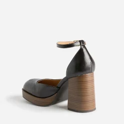 Babies chocolat à plateforme et décolleté carré