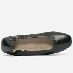 Ballerine noire en cuir