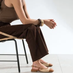 Ballerine slingback beige tressée bout camel