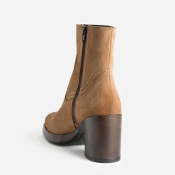 Boots à talon camel en cuir velours