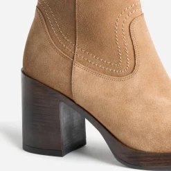 Boots à talon camel en cuir velours