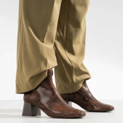 Boots cognac cuir velours effet python