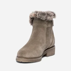 Boots taupe en cuir velours fourré