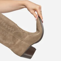 Botte taupe cuir velours éco-conçue esprit santiag