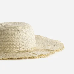 Capeline beige en paille brodée sequins