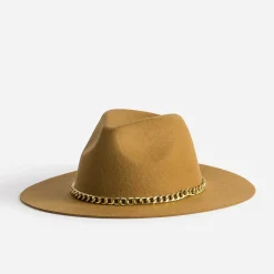 Chapeau camel avec ganse-chaînette métal