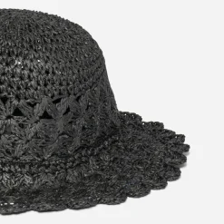 Chapeau noir tressé