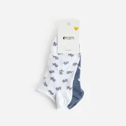 Chaussettes blanches et bleues motif fleurs
