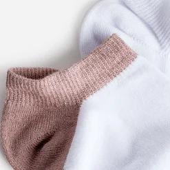 Chaussettes courtes blanches et vieux rose