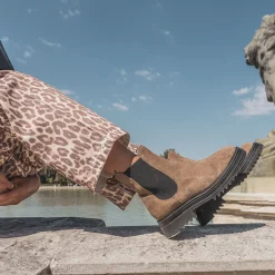 Chelsea boots TEXTO beige foncé en cuir velours