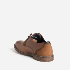 Derby cognac avec détails embossés