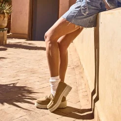 Mocassin crantée TEXTO beige en cuir velours