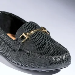 Mocassin noir en cuir velours effet python