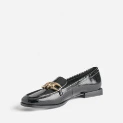 Mocassin noir verni avec chaîne dorée