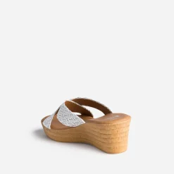 Mule compensée blanche à brides tressées argent