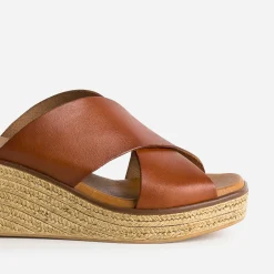 Mule compensée rouge foncé en cuir éco-conçu