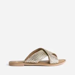 Mule dorée en cuir tressé