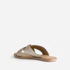 Mule dorée en cuir tressé