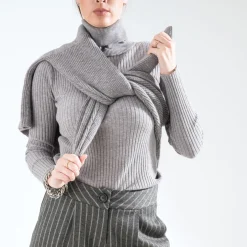 Pull TEXTO gris côtelé à col roulé