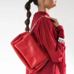 Sac à main rouge matelassé