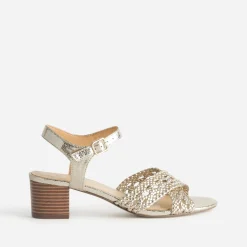 Sandale à talon dorée tressée