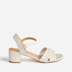 Sandale beige à brides tressées