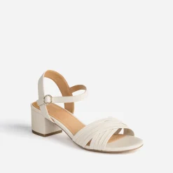 Sandale beige à brides tressées