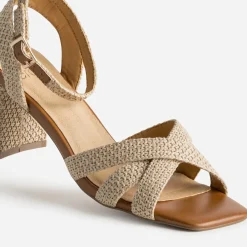 Sandale beige tressé à talon