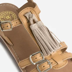 Sandale BUGGY camel en cuir avec pompons