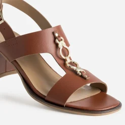 Sandale cognac cuir détail bijou
