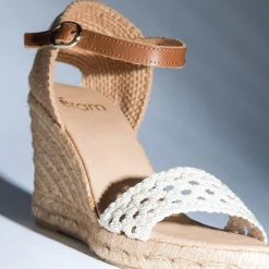 Sandale compensée écrue à bride tressée
