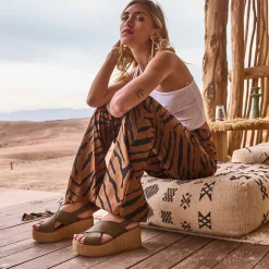 Sandale compensée TEXTO kaki en cuir