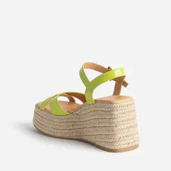 Sandale compensée TEXTO lime verni