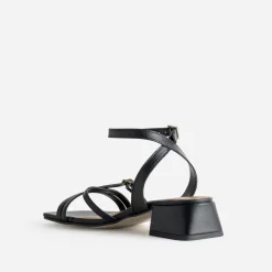 Sandale noire cuir à talon graphique