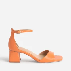 Sandale orange à talon flare