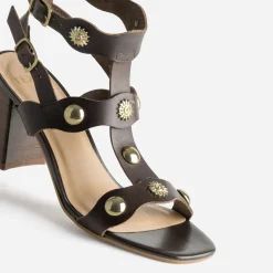 Sandale TEXTO marron cuir détails bijoux