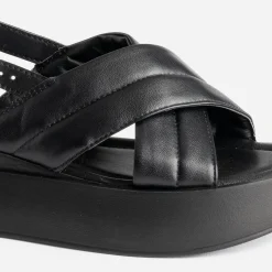 Sandale TEXTO noire en cuir matelassé