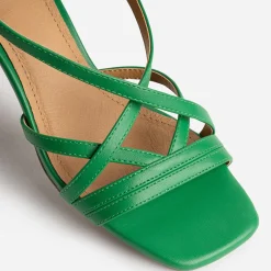 Sandale verte à fines brides