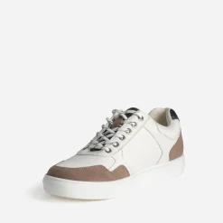 Tennis blanche embossage et détails couleurs