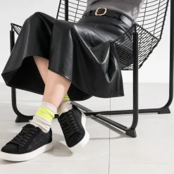 Tennis noire textile motif carreaux pailletés